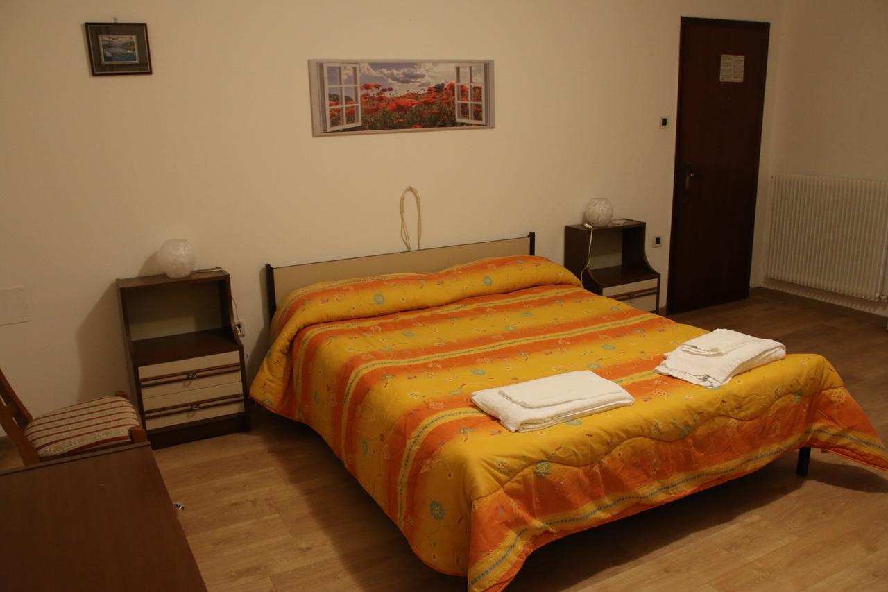 Albergo Alla Pineta Villa Santina Екстериор снимка